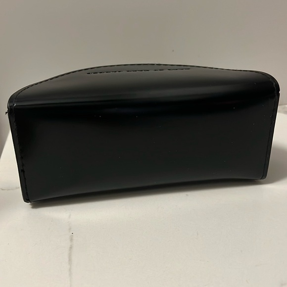Marc by Marc Jacobs Black Large Sunglasses Case - Picture 4 of 9